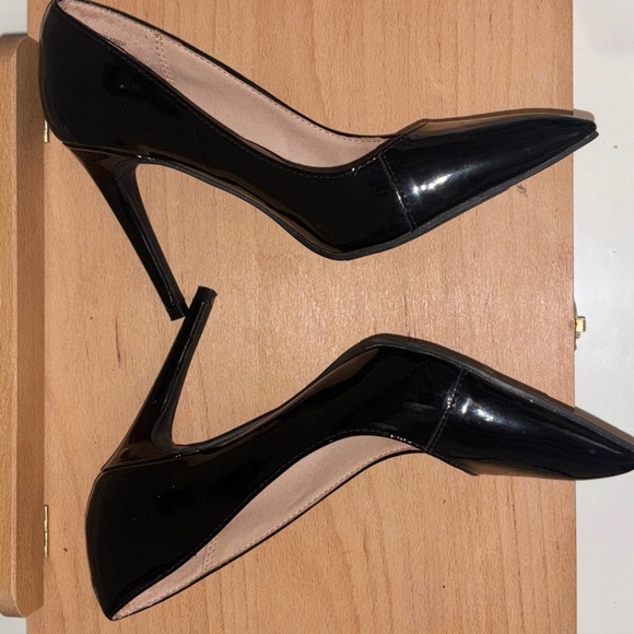 Madden Girl Glossy Black Heels size 6 - Picture 3 of 6